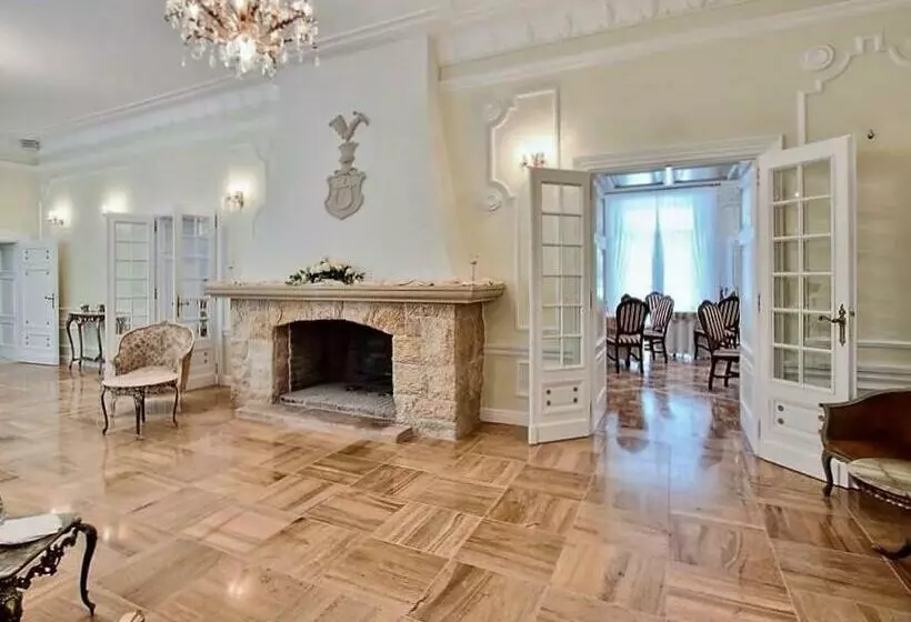 Hotelli Pałac Kobylin