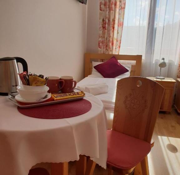 پانسیون Willa Aziza