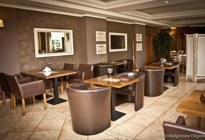 リゾートホテル Pod Lipą