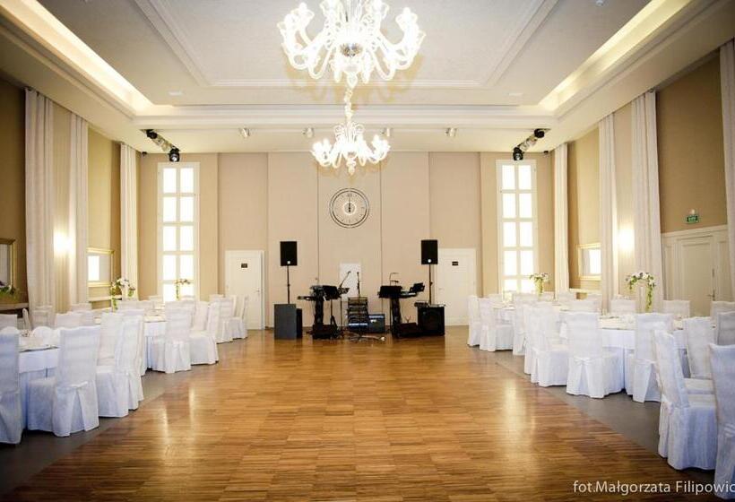 リゾートホテル Pod Lipą