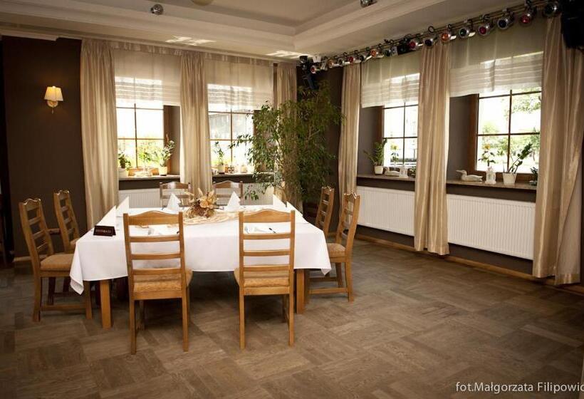 リゾートホテル Pod Lipą