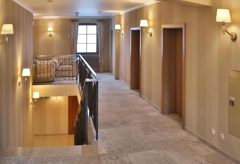 リゾートホテル Pod Lipą