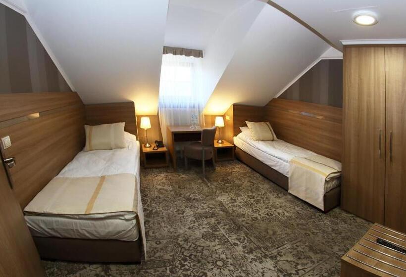 リゾートホテル Pod Lipą