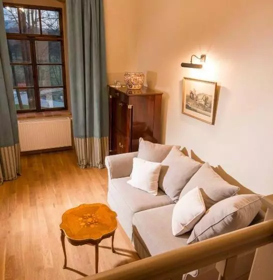 Zamek Karpniki Schloss Fischbach