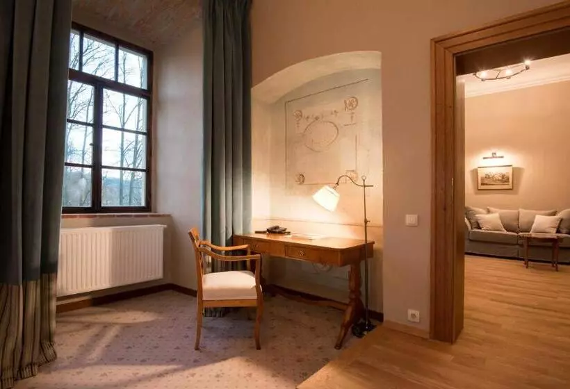 Zamek Karpniki Schloss Fischbach