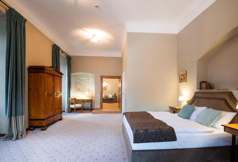 Zamek Karpniki Schloss Fischbach