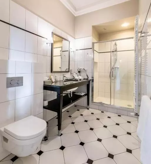 Zamek Karpniki Schloss Fischbach