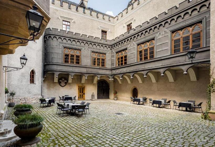 Zamek Karpniki Schloss Fischbach