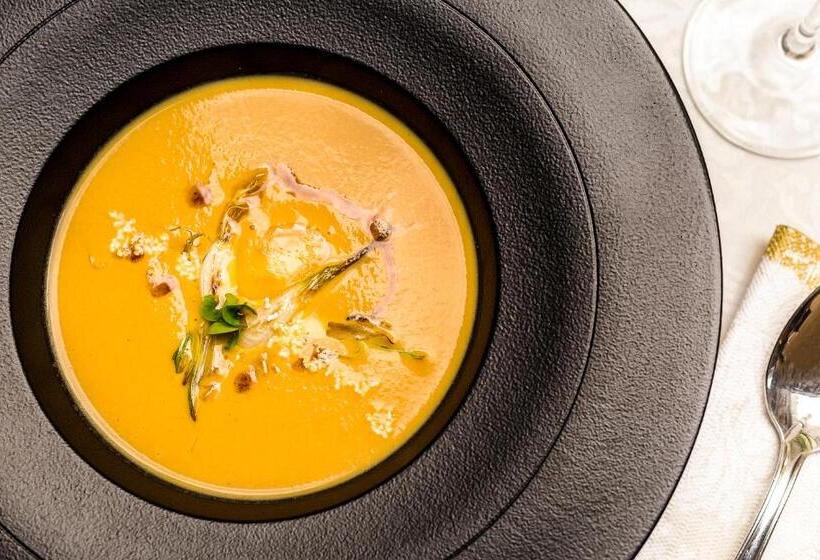 Zamek Karpniki Schloss Fischbach