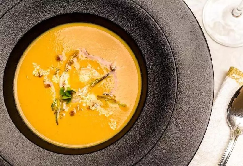 Zamek Karpniki Schloss Fischbach