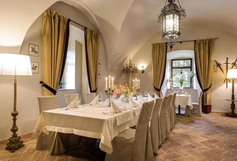 Zamek Karpniki Schloss Fischbach