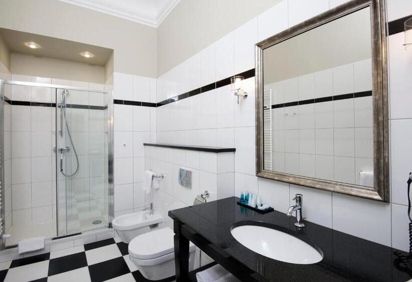 Zamek Karpniki Schloss Fischbach