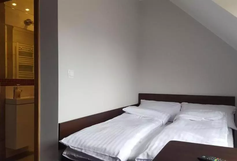 Aamiaismajoitus (B&B) Phu Gościniec 16 Tka