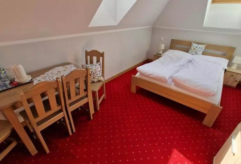 Aamiaismajoitus (B&B) Phu Gościniec 16 Tka