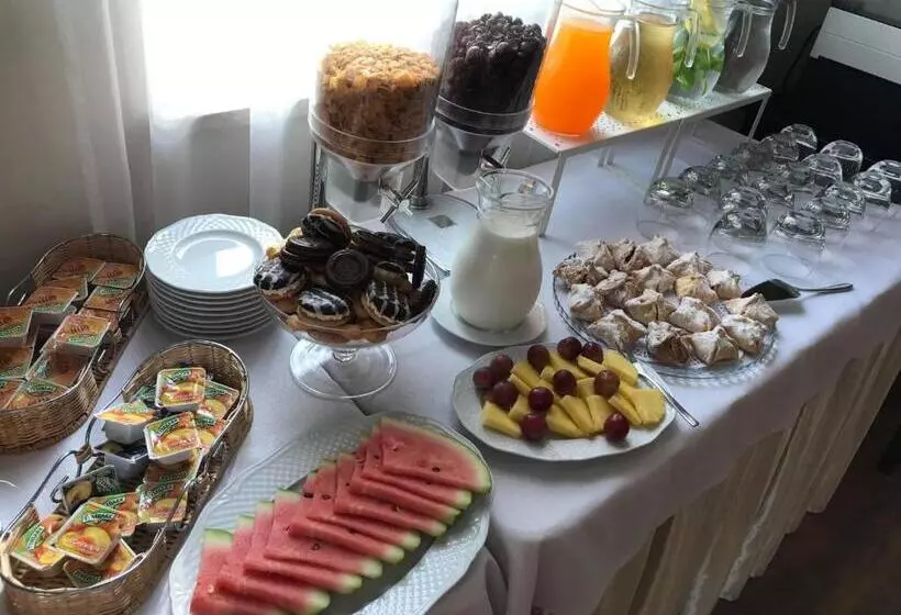 تختخواب و صبحانه Leszczynowy Dworek