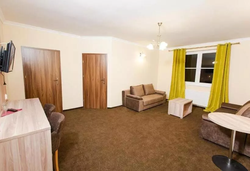 Aamiaismajoitus (B&B) Pałac Nad Jeziorem