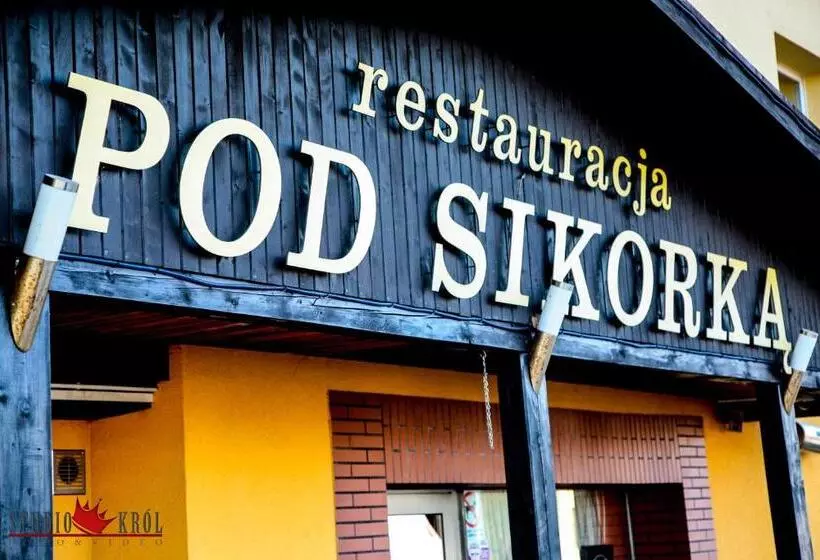 ベッドアンドブレックファースト Restauracja I Noclegi Pod Sikorką