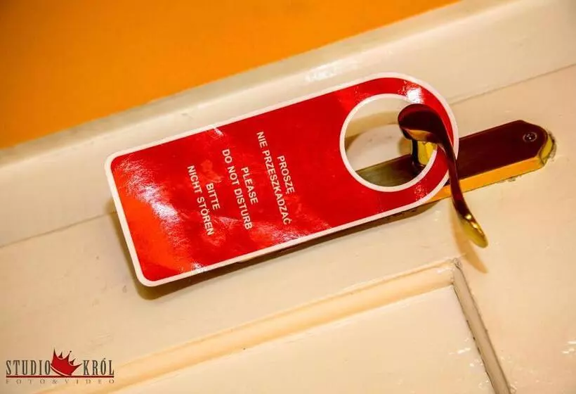 ベッドアンドブレックファースト Restauracja I Noclegi Pod Sikorką