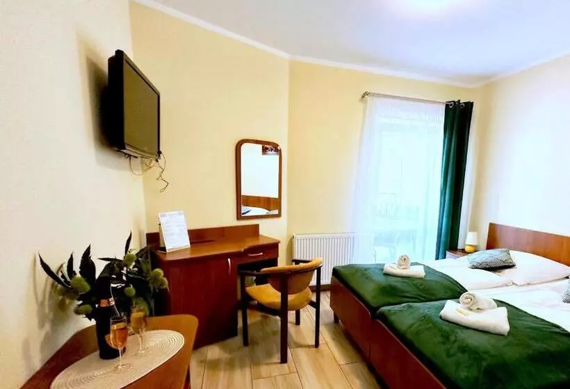 تختخواب و صبحانه Rezydencja Korab