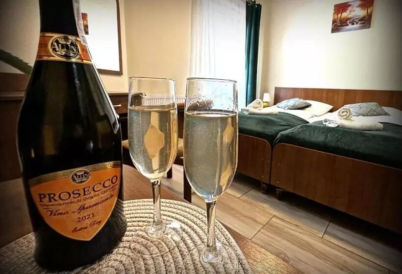 تختخواب و صبحانه Rezydencja Korab