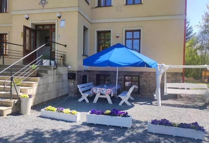 Aamiaismajoitus (B&B) Willa Pod Gwiazdami & Spa