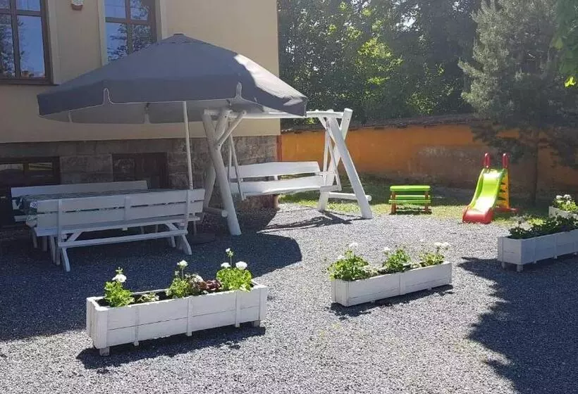 Aamiaismajoitus (B&B) Willa Pod Gwiazdami & Spa