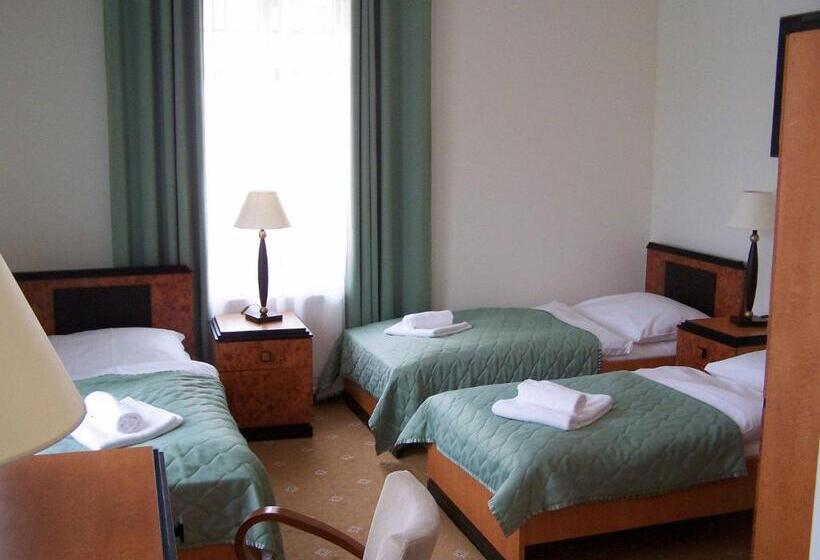 مبيت وإفطار Willa Pod Gwiazdami & Spa