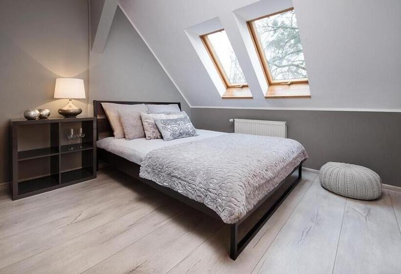 Fitness Hostel   Restauracja, Darmowy Parking I Siłownia