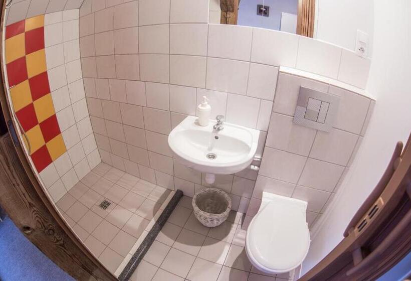 Fitness Hostel   Restauracja, Darmowy Parking I Siłownia