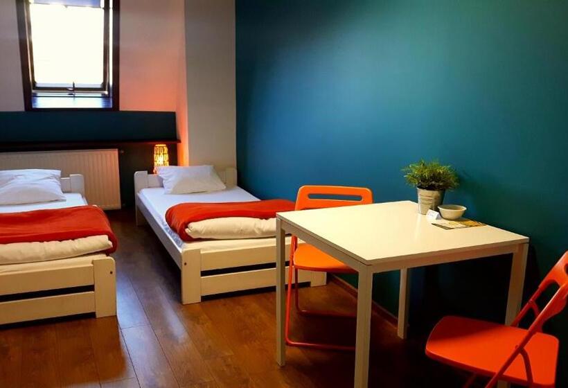 Hello Hostel & Apartments