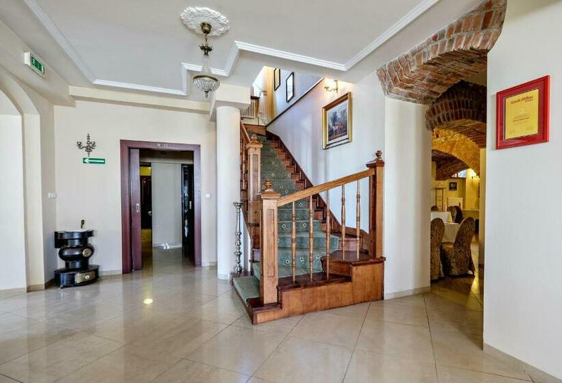 בית מלון כפרי Dwór Stary Chotów