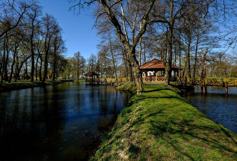 בית מלון כפרי Dwór Stary Chotów