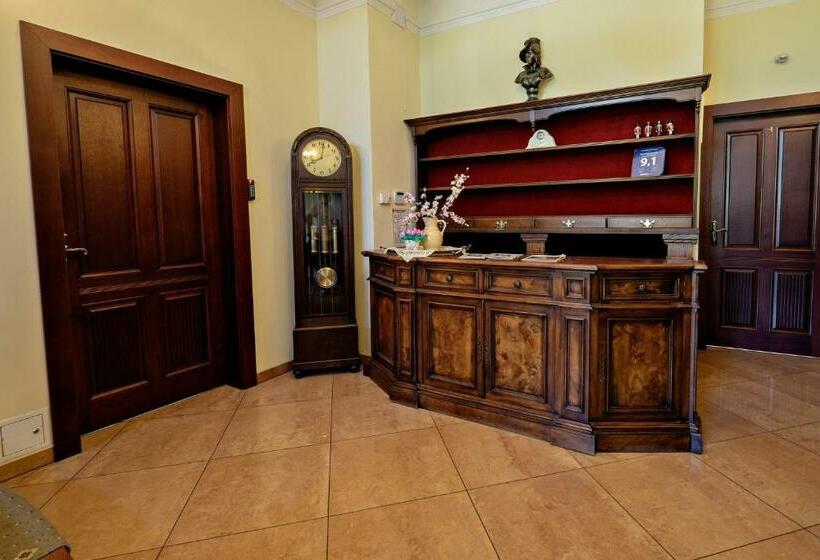 בית מלון כפרי Dwór Stary Chotów