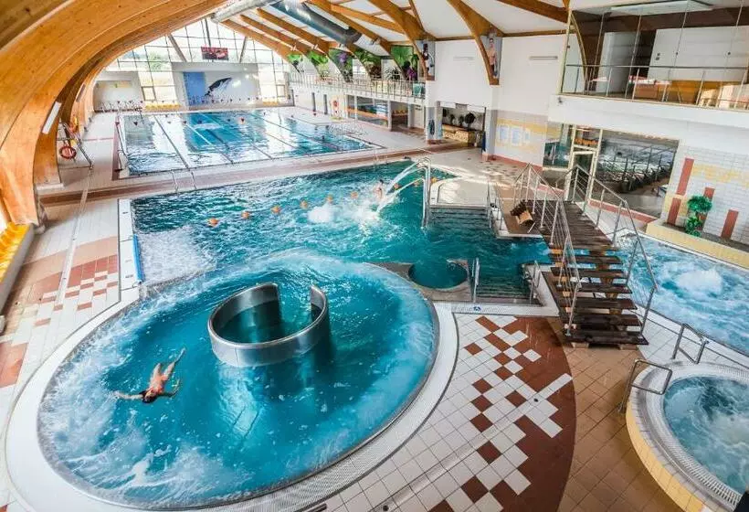 Hotelli I Aquapark Olender