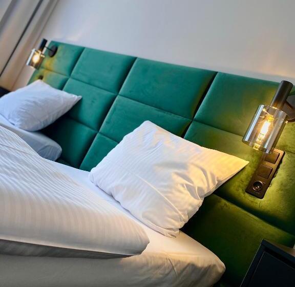 فندق Księżyc W świebodzicach