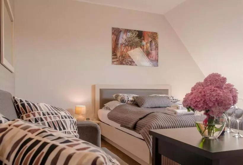 Hotelli Restauracja Platan