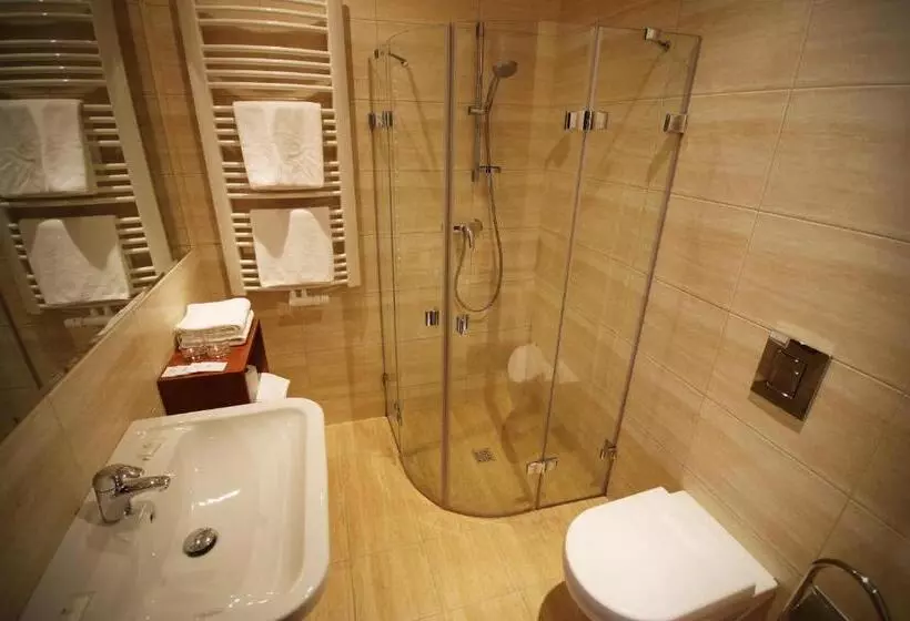 Hotelli Vis A Vis łańcut