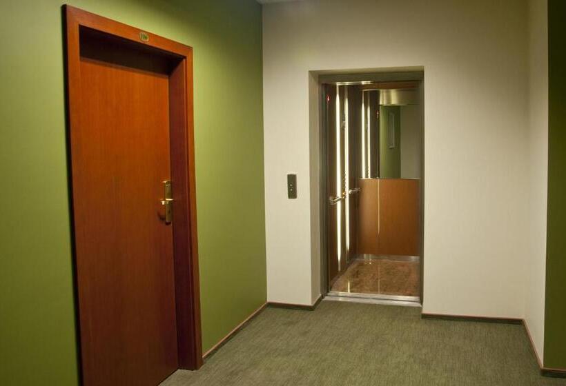 酒店 Vis A Vis łańcut