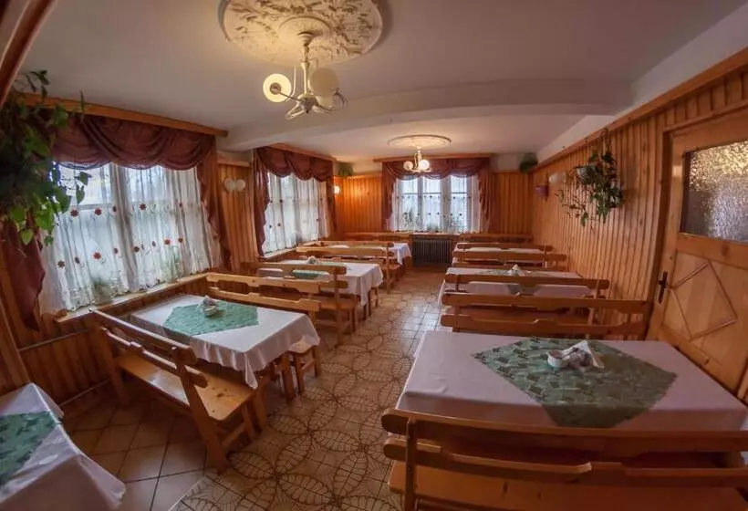 リゾートホテル Dom Wczasowy Jesionkówka