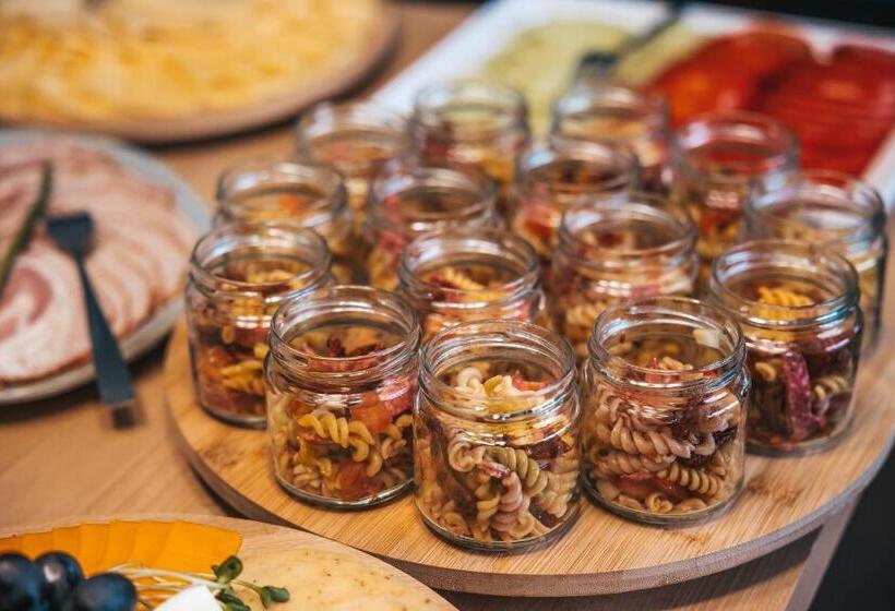 تختخواب و صبحانه Bystry Comfort