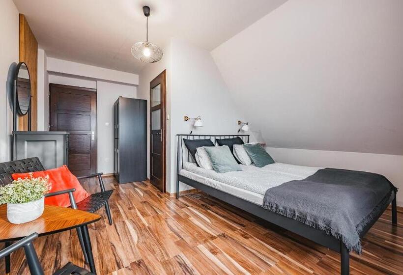 تختخواب و صبحانه Bystry Comfort