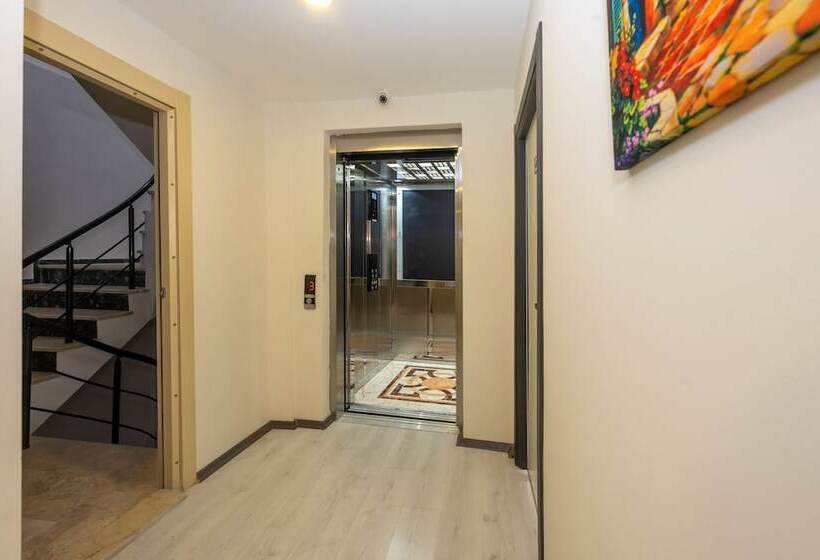 فندق Gloria Airport