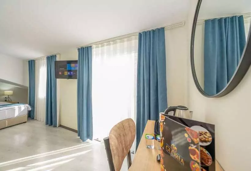 ホテル Gloria Airport