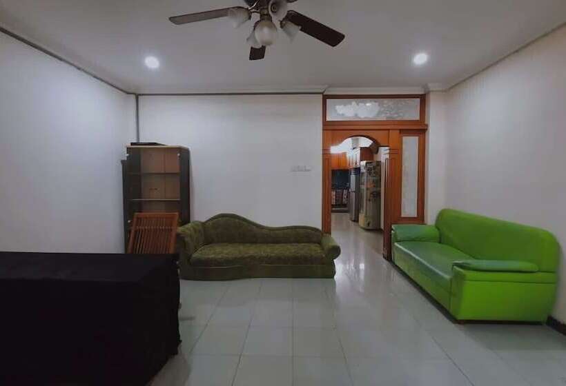 Pension Go Hard Or Go Home Surf Lodge