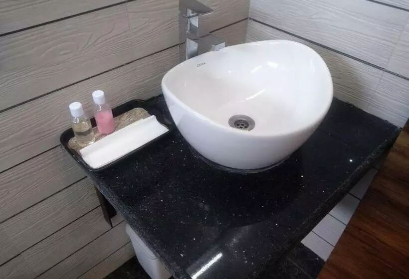 ベッドアンドブレックファースト Loveena Palace Bnb