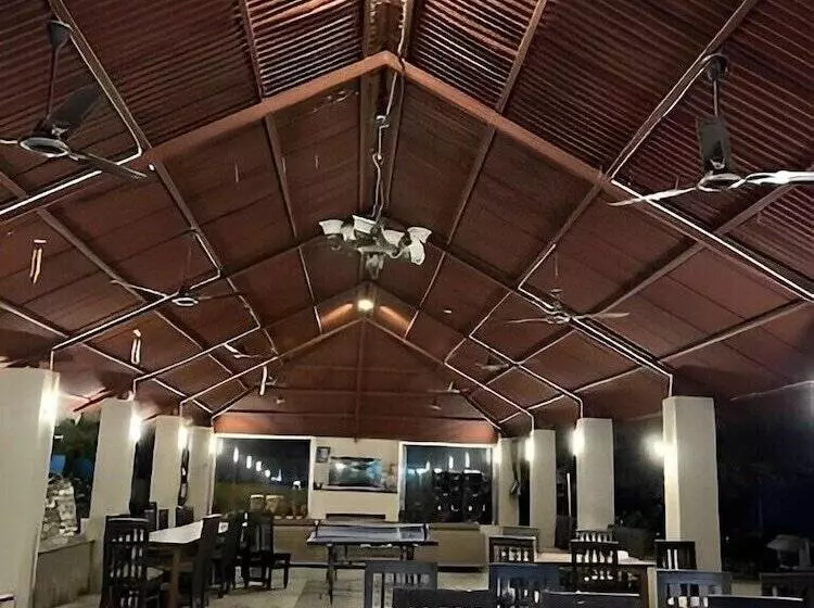 Hotelli Aita River Resort