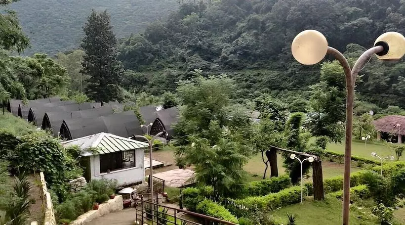 Hotelli Aita River Resort