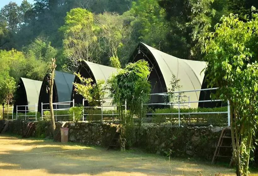 Hotelli Aita River Resort