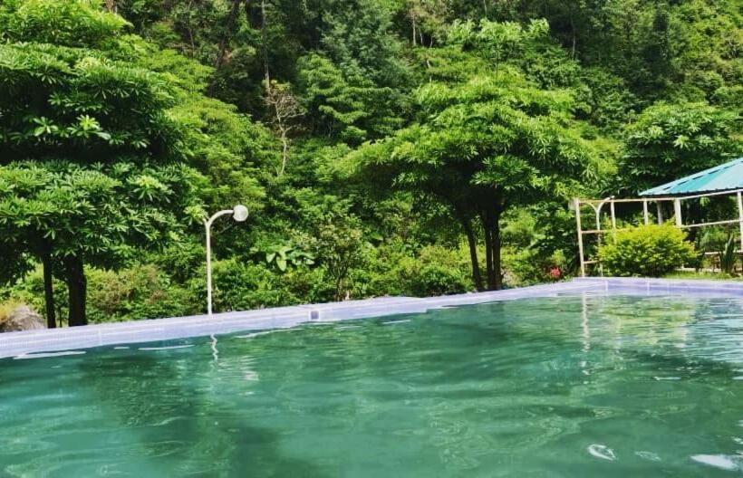 בית מלון כפרי Aita River Resort