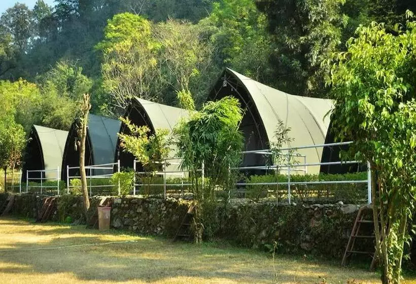 Hotelli Aita River Resort